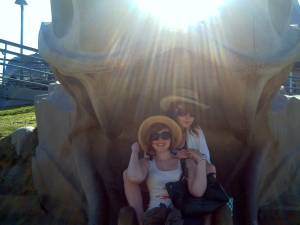 Bláithn & Aisling in Santa Monica's dragon